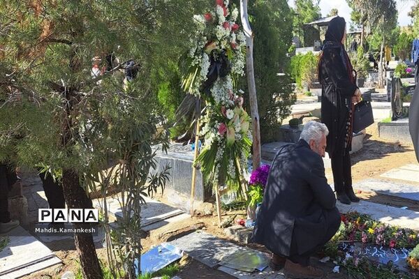 زیارت اهل قبور در پنجشنبه آخر سال در پاکدشت