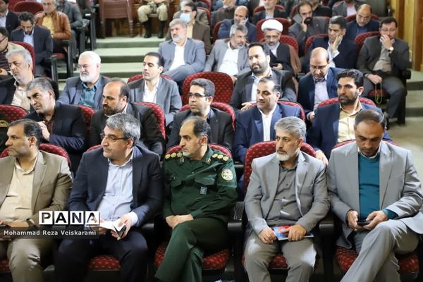 آخرین جلسه شورای اداری 1401 لرستان