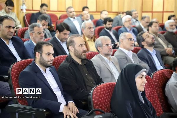 آخرین جلسه شورای اداری 1401 لرستان