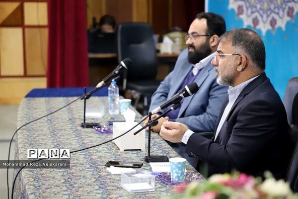 آخرین جلسه شورای اداری 1401 لرستان