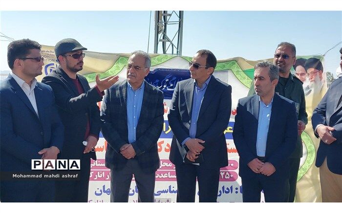 هم‌افزایی خیرین به جریان دولت در خدمت‌رسانی بهتر به مردم یاری می‌رساند