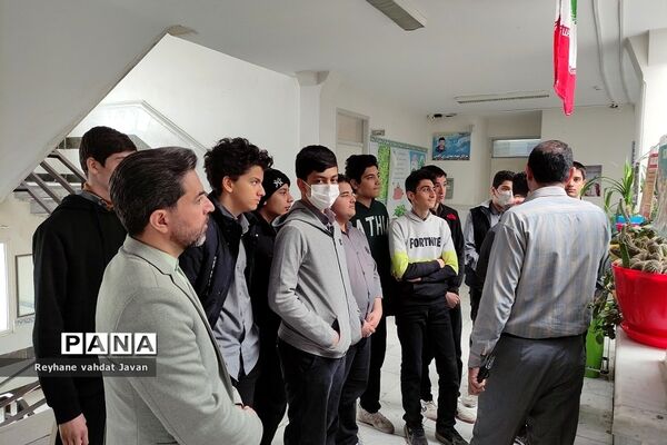 برگزاری نمایشگاه پوستر مشاوره و روان‌شناسی در دبیرستان دارالفنون شهریار