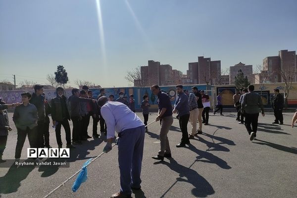 یک روز شاد همراه با معلمان و دانش‌آموزان دبیرستان دارالفنون