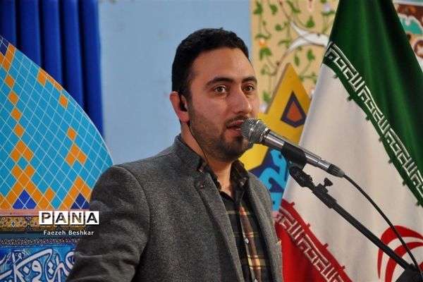 برپایی میز خدمت در مصلی امام خمینی (ره) شهرستان ساری