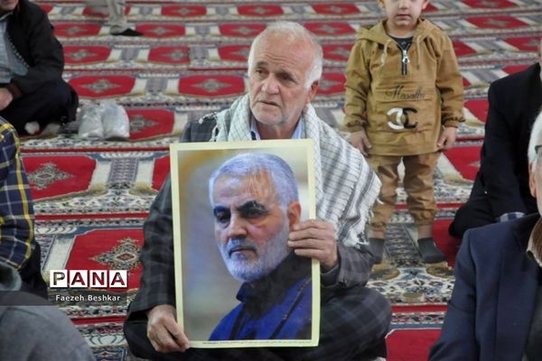 برپایی میز خدمت در مصلی امام خمینی (ره) شهرستان ساری