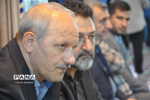 برپایی میز خدمت در مصلی امام خمینی (ره) شهرستان ساری