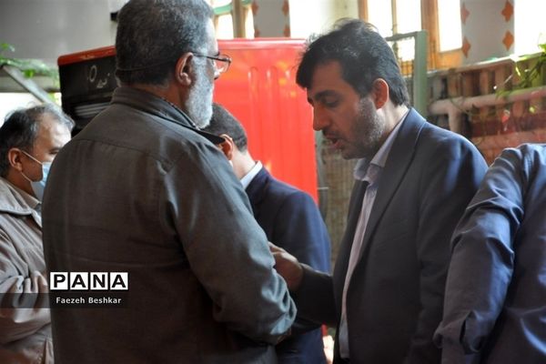 برپایی میز خدمت در مصلی امام خمینی (ره) شهرستان ساری