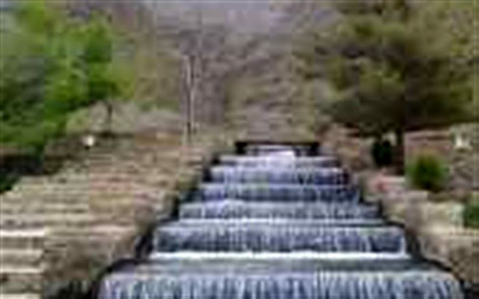 چشمه سراب فریدونشهر، زیبایی بی‌مانند بام ایران /فیلم