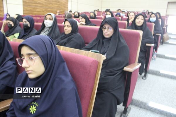 همایش تجلیل از طلایه‌داران دوره سوم تربیت در بوشهر
