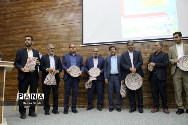 تجلیل از طلایه داران دوره سوم تربیت در بوشهر