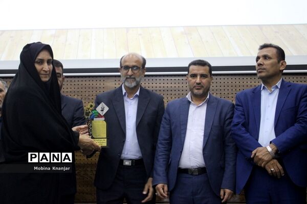 تجلیل از طلایه داران دوره سوم تربیت در بوشهر
