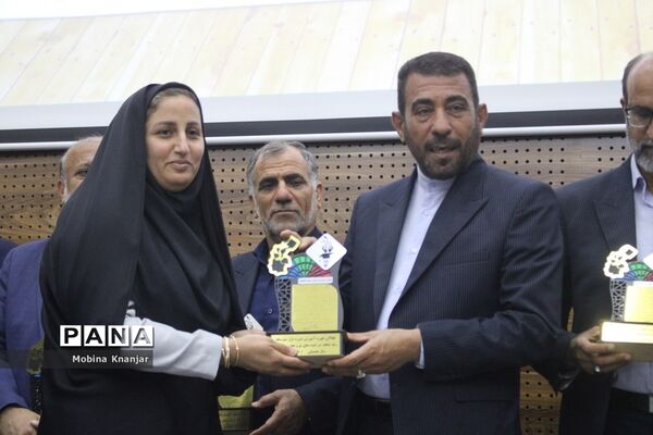 تجلیل از طلایه داران دوره سوم تربیت در بوشهر