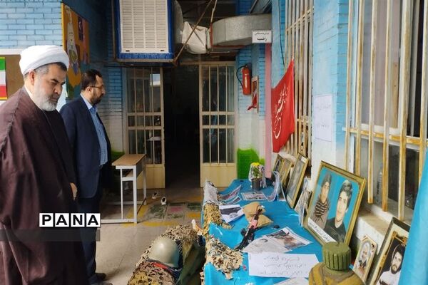گرامیداشت یاد شهدا در دبستان ریاحین ناحیه یک یزد
