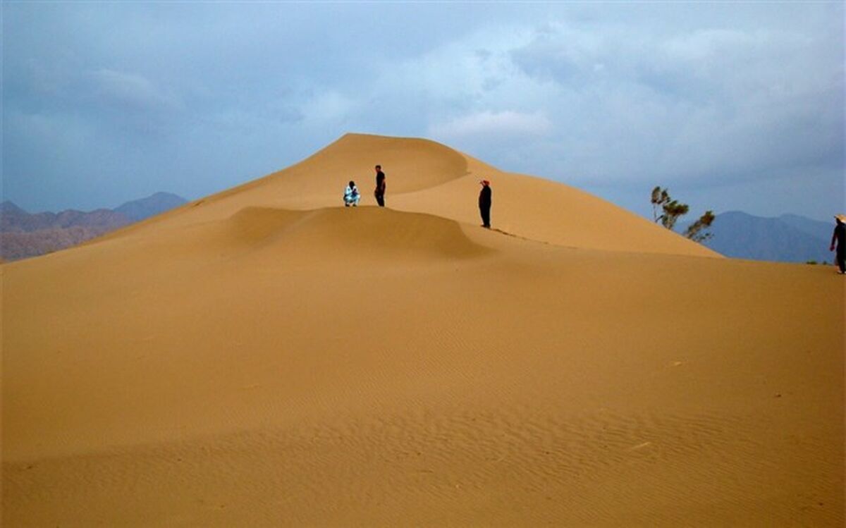 کویر همت‌آباد  زیرکوه