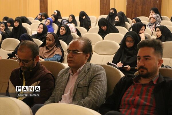 کارگاه داستان‌نویسی دفاع مقدس در قم
