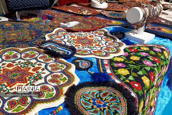 نمایشگاه نوروزی هنرهای سنتی و صنایع‌دستی شمیرانات