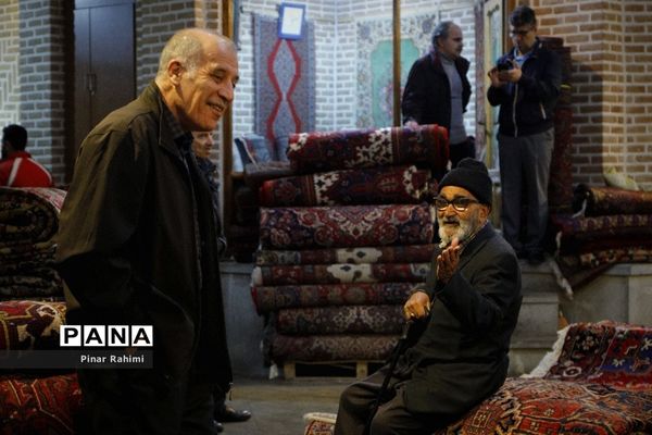 یک قدم مانده به عید در تبریز