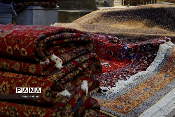 یک قدم مانده به عید در تبریز