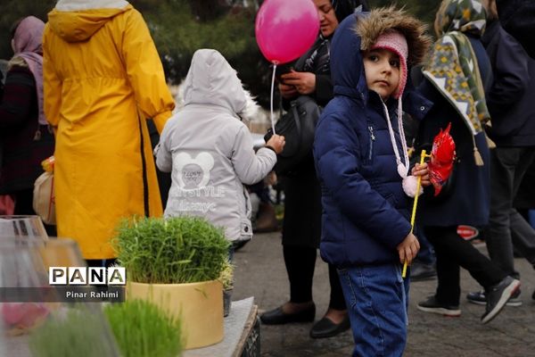 یک قدم مانده به عید در تبریز