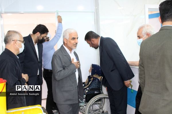 بازدید مدیرکل آموزش و پرورش استان بوشهر از درمانگاه شهدای فرهنگیان بوشهر
