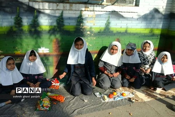 یک روز خاطره انگیز در مدرسه دخترانه آیت الله خاتمی یزد
