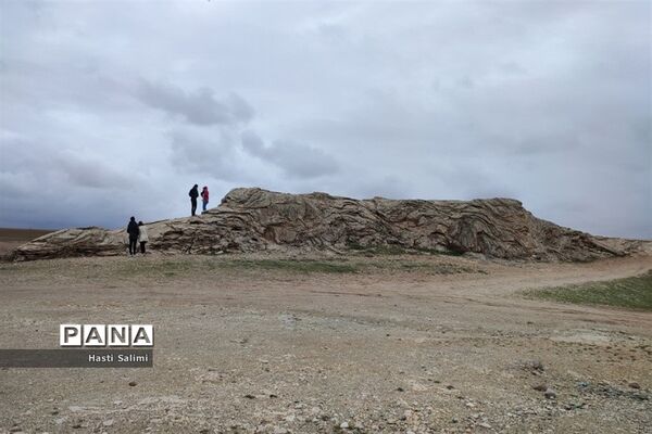 چشمه باباگرگر از جاذبه‌های مهم کردستان