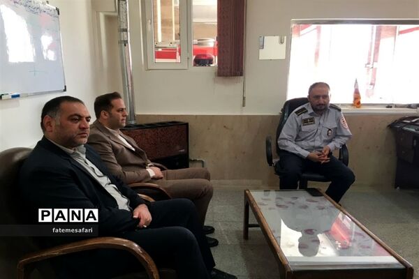 بازدید مدیران شهری و اعضا شورای اسلامی از مرکز خدمات شهری و مرکز آتش‌نشانی فیروزکوه