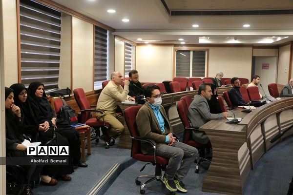 نشست صمیمی معلمان پژوهشگر قم با استاد دانشگاه ناگویای ژاپن