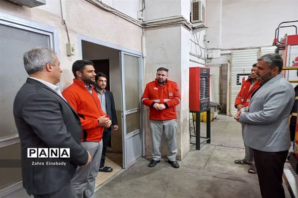 بازدید فرماندار ملارد از دستگاه‌های خدمت‌رسان در عید نوروز