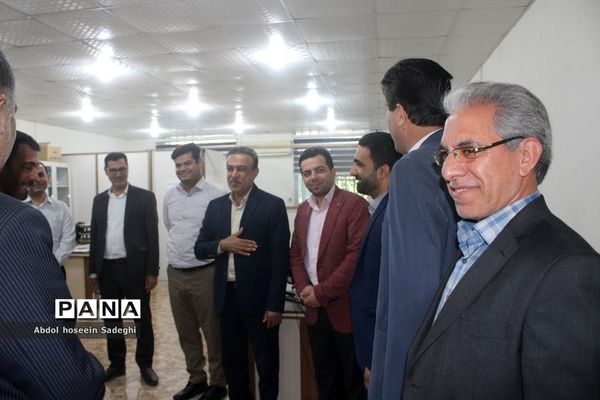 تبریک مدیرکل آموزش و پرورش استان بوشهر به کارکنان در اولین روز کاری سال جدید