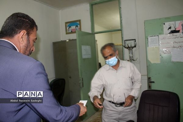 تبریک مدیرکل آموزش و پرورش استان بوشهر به کارکنان در اولین روز کاری سال جدید