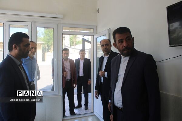 تبریک مدیرکل آموزش و پرورش استان بوشهر به کارکنان در اولین روز کاری سال جدید-2
