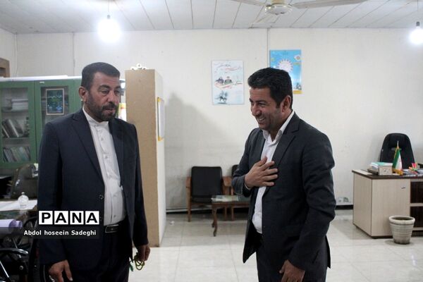 تبریک مدیرکل آموزش و پرورش استان بوشهر به کارکنان در اولین روز کاری سال جدید-2