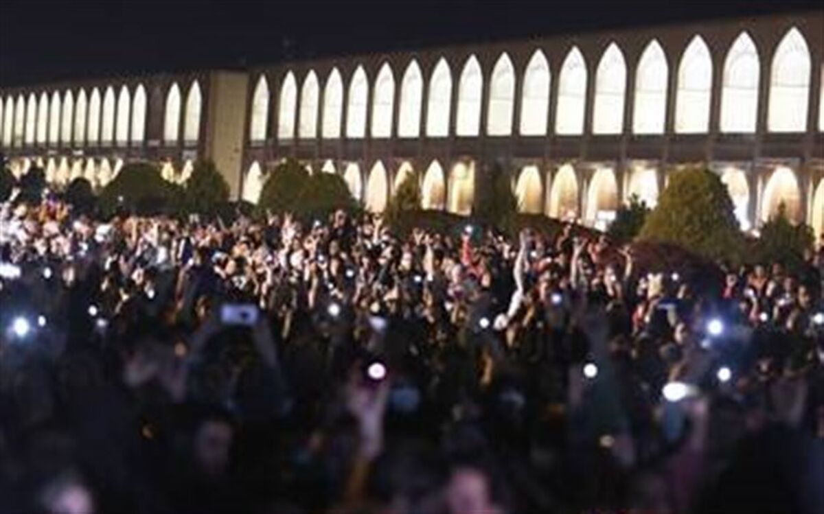 جشن بزرگ آغاز ماه رمضان در میدان امام اصفهان/فیلم 