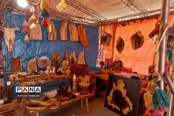 نمایشگاه صنایع دستی در شهر نور