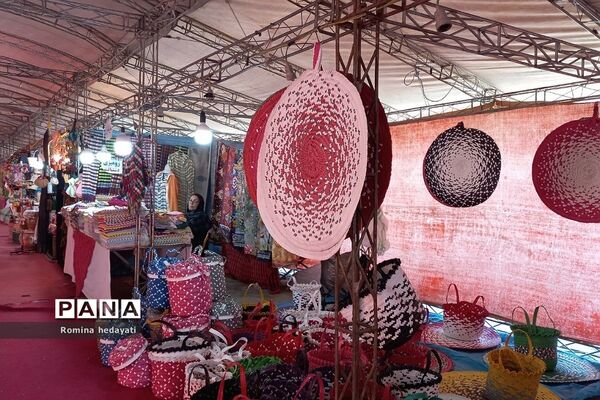 نمایشگاه صنایع دستی در شهر نور