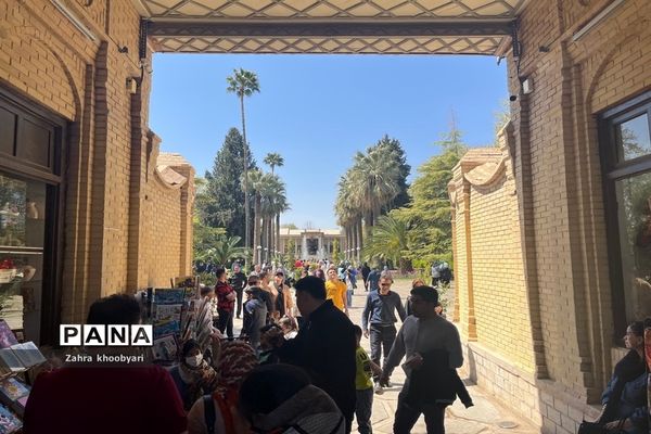 عمارت کلاه فرنگی  و باغ عفیف آباد شیراز