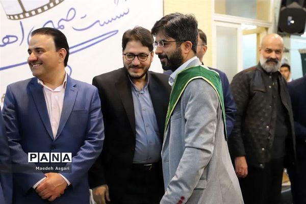 نشست صمیمی اعضای خانه مطبوعات قم