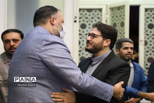 نشست صمیمی اعضای خانه مطبوعات قم