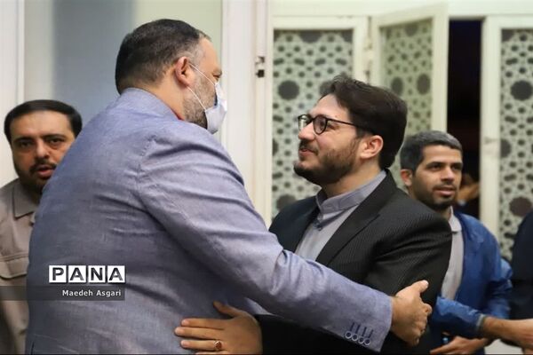 نشست صمیمی اعضای خانه مطبوعات قم