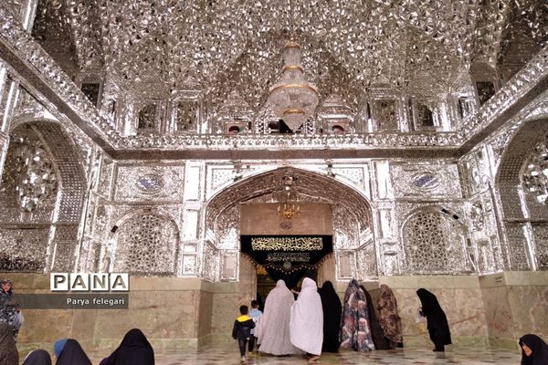 حال و هوای حرم مطهر حضرت معصومه (س)