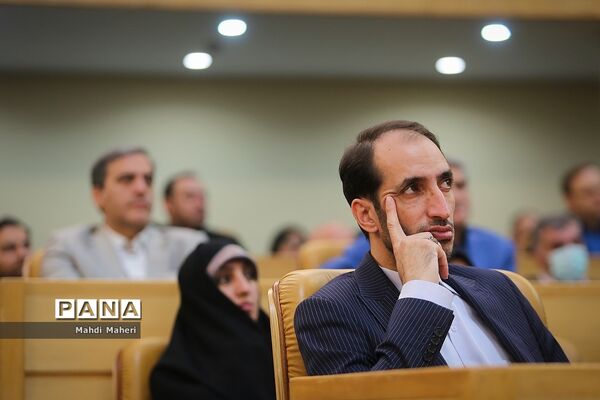 گردهمایی مدیران و کارگزاران دولت در سال جدید