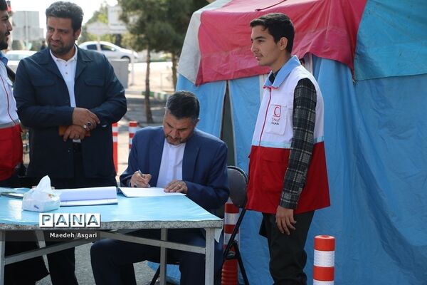 بازدید مدیرکل آموزش و پرورش قم از پایگاه هلال احمر