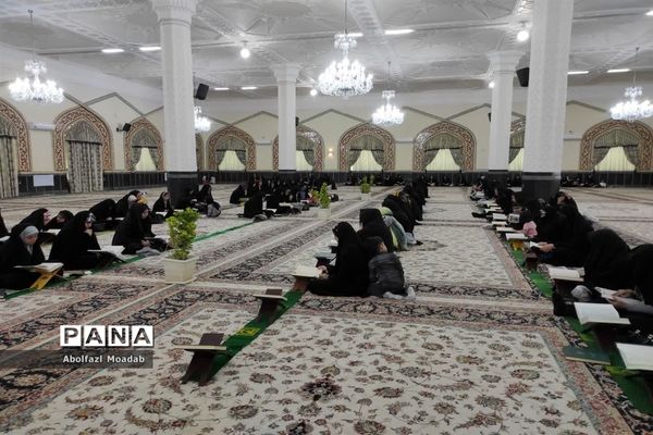 تلاوت جزء خوانی قرآن کریم در آرامگاه شهید مدرس(ره) کاشمر