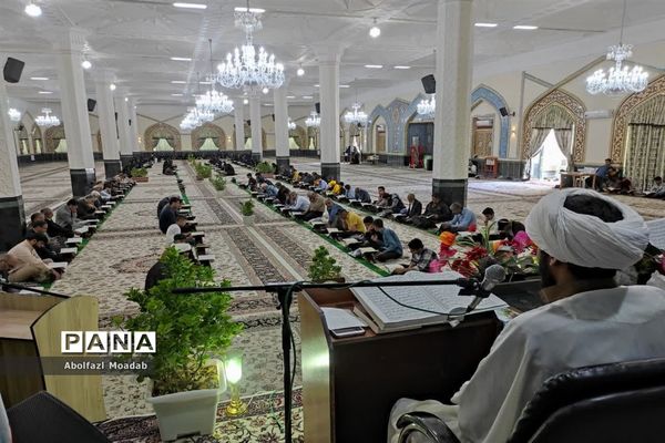 تلاوت جزء خوانی قرآن کریم در آرامگاه شهید مدرس(ره) کاشمر