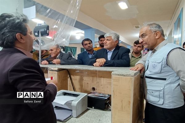 بازدید مدیرکل آموزش و پرورش و نماینده مردم شیراز در مجلس شورای اسلامی از ستاد اسکان مسافران نوروزی ناحیه چهار شیراز