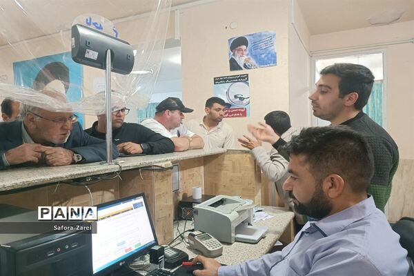 بازدید مدیرکل آموزش و پرورش و نماینده مردم شیراز در مجلس شورای اسلامی از ستاد اسکان مسافران نوروزی ناحیه چهار شیراز