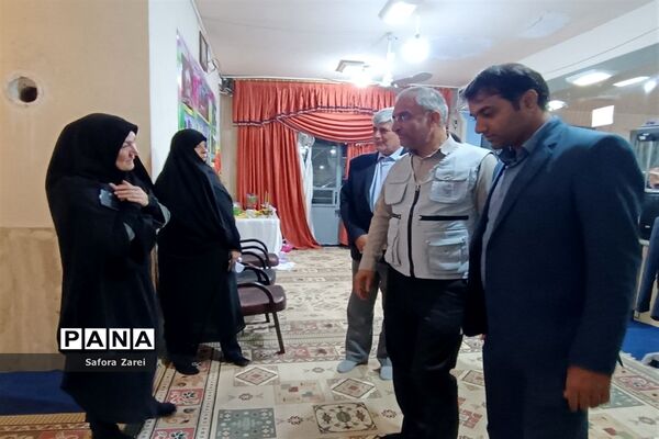 بازدید مدیرکل آموزش و پرورش و نماینده مردم شیراز در مجلس شورای اسلامی از ستاد اسکان مسافران نوروزی ناحیه چهار شیراز