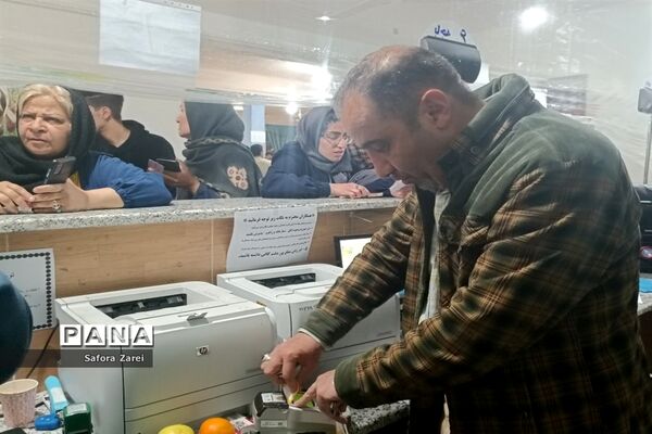 بازدید مدیرکل آموزش و پرورش و نماینده مردم شیراز در مجلس شورای اسلامی از ستاد اسکان مسافران نوروزی ناحیه چهار شیراز