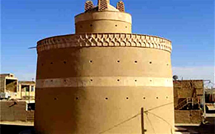 برج کبوترخانه در شهر شاپوراباد برخوار اصفهان  / فیلم